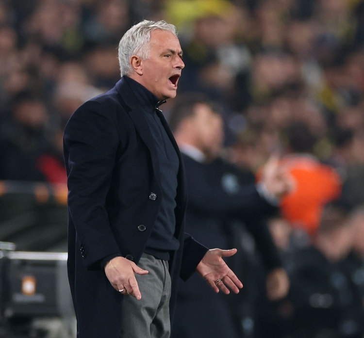 穆里尼奧賽后批評(píng)裁判:VAR裁判是我同胞，但點(diǎn)球判罰簡(jiǎn)直莫名其妙