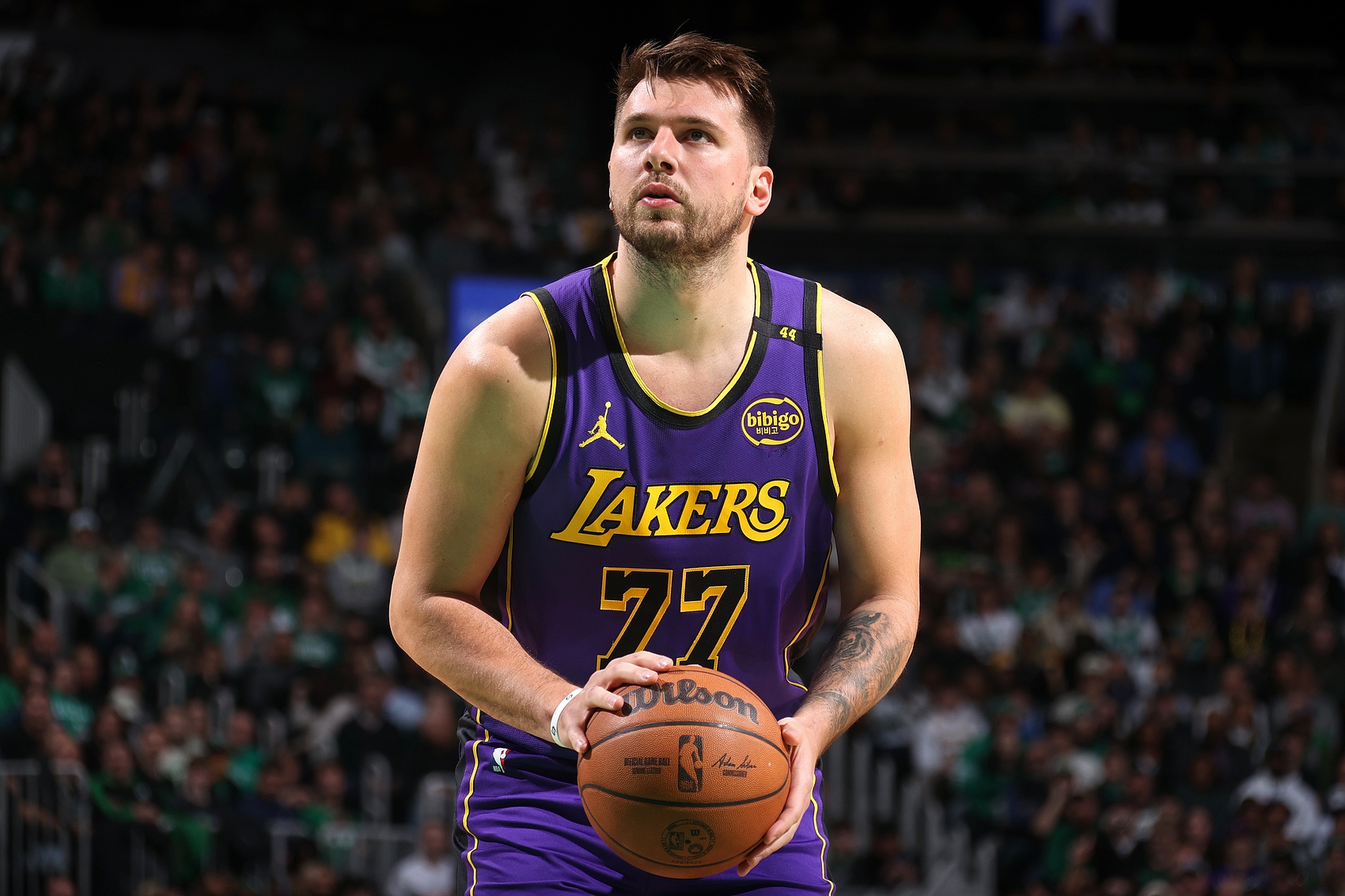 詹姆斯返回更衣室！Skip：東契奇 開始接管比賽吧！