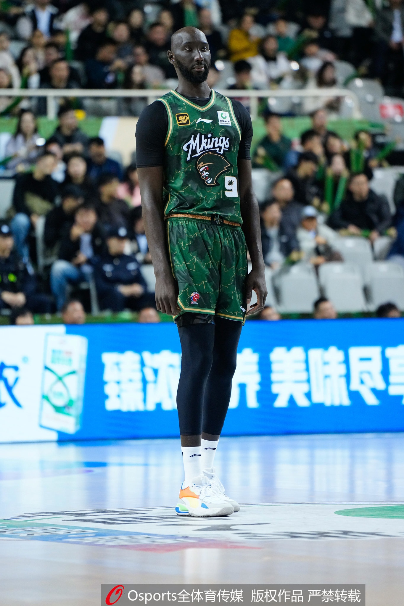 這身高吃餅真舒服！法爾半場(chǎng)8分鐘各種暴扣 4中4貢獻(xiàn)12分4籃板