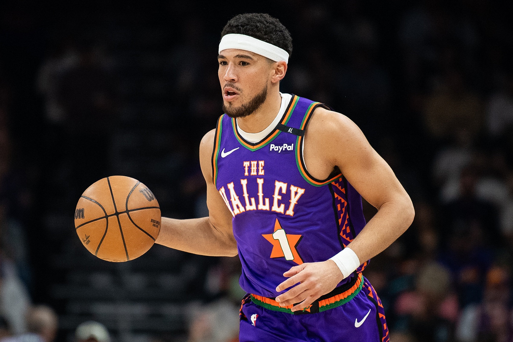 布登：麥克丹尼爾斯始終緊跟布克 要想辦法讓對手為此付出代價(jià)