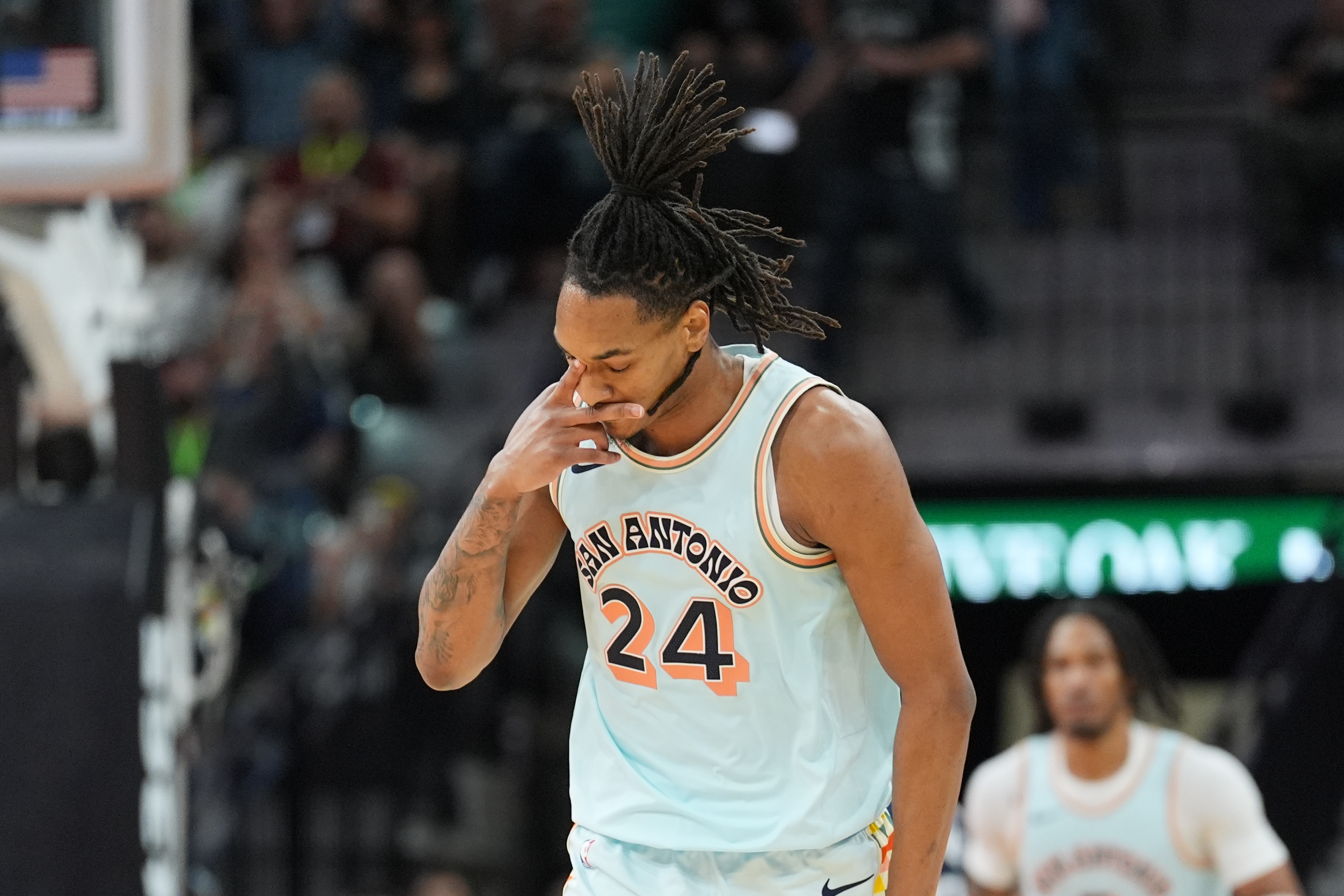 正負(fù)值+37很哇塞！瓦塞爾14中11高效砍25分 另有6板3助2斷1帽