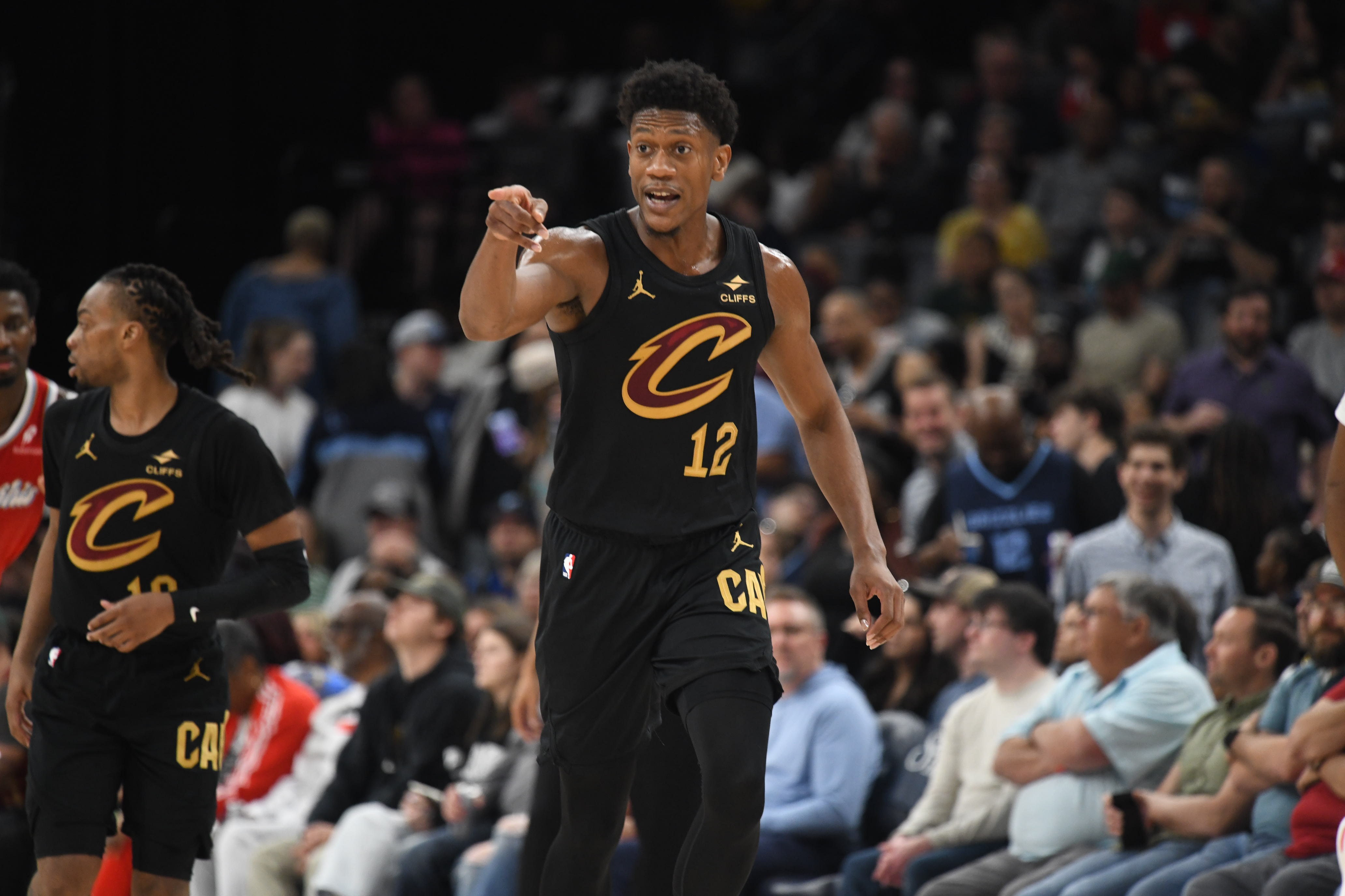 穩(wěn)定得分手！亨特7中4得到18分5板1助1斷 罰球8中7