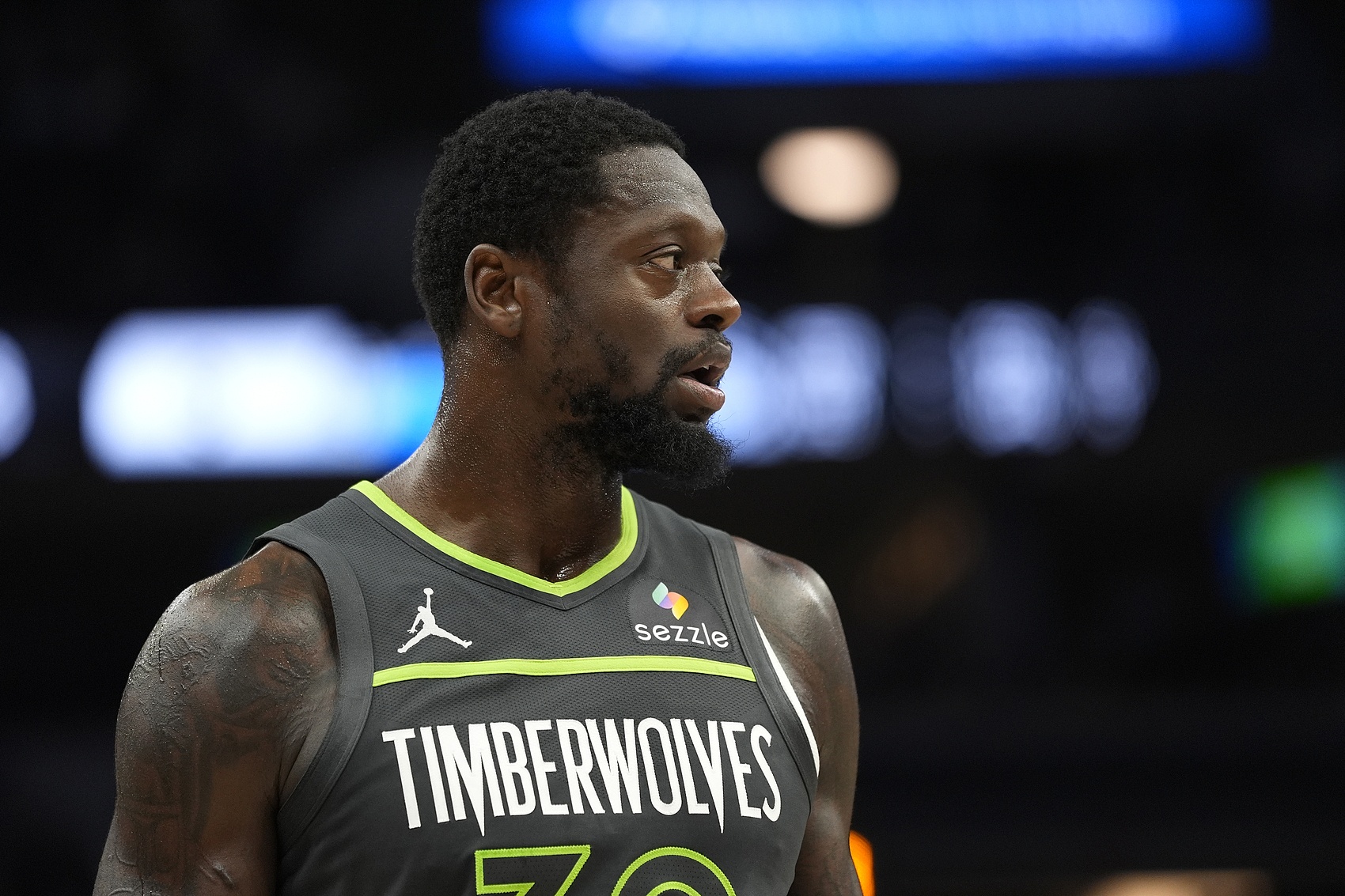 高效全能！蘭德爾18中9拿到26分8板5助 罰球7中7