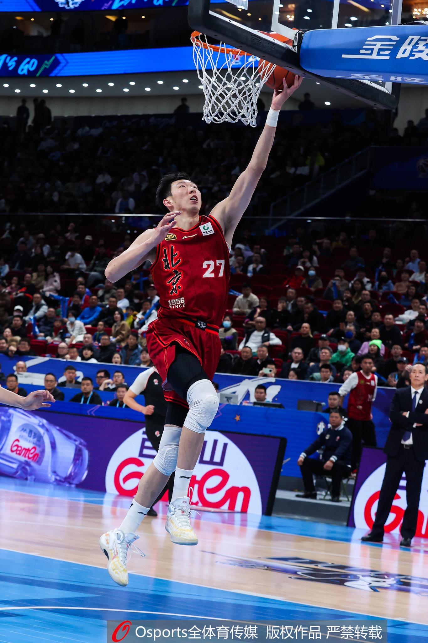 周琦已完成手術(shù)！媒體人：常規(guī)的結(jié)膜縫合恢復(fù)時(shí)間是2周左右