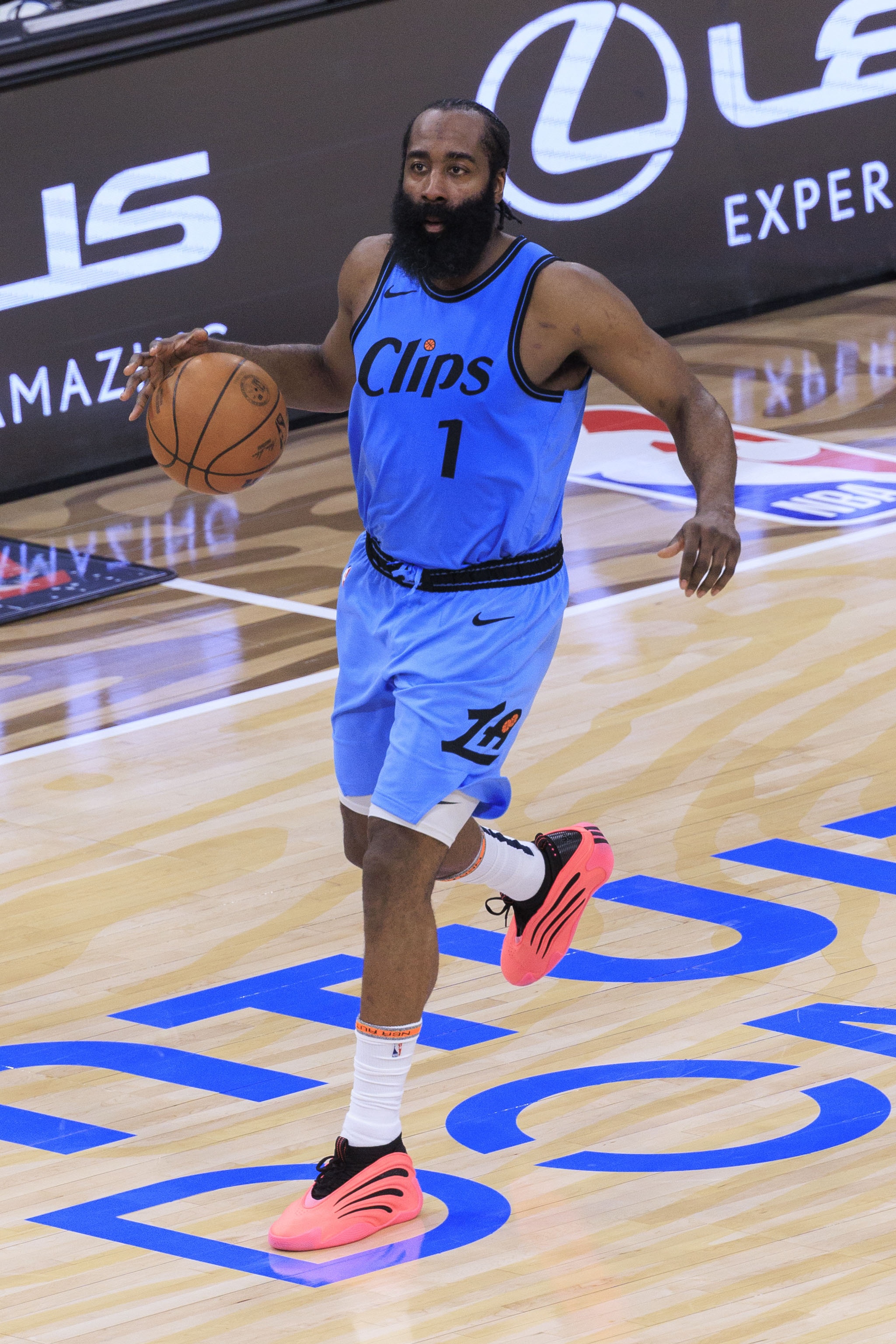 上一場被傷到大腿和腳踝！快船客戰(zhàn)尼克斯：哈登將會首發(fā)出戰(zhàn)