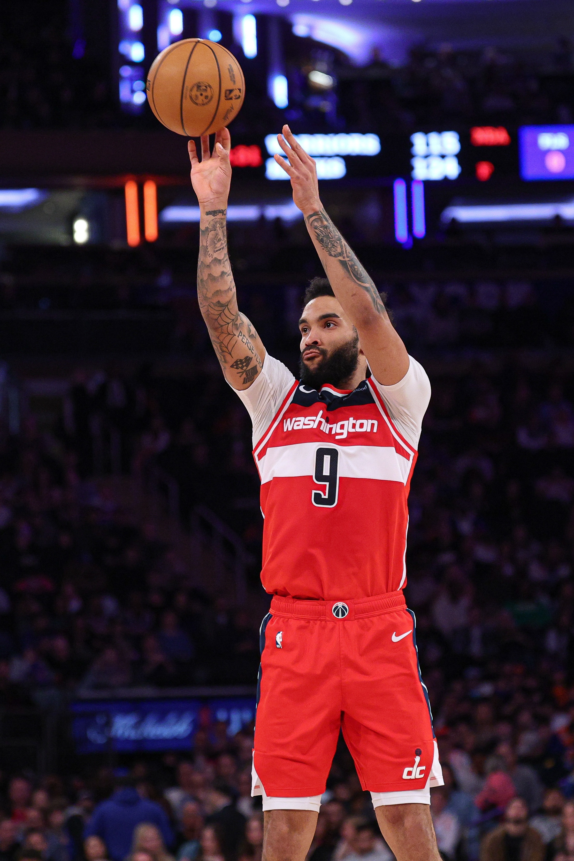 陌生！奇才首節(jié)三分球12中9爆砍45分 領(lǐng)先76人16分