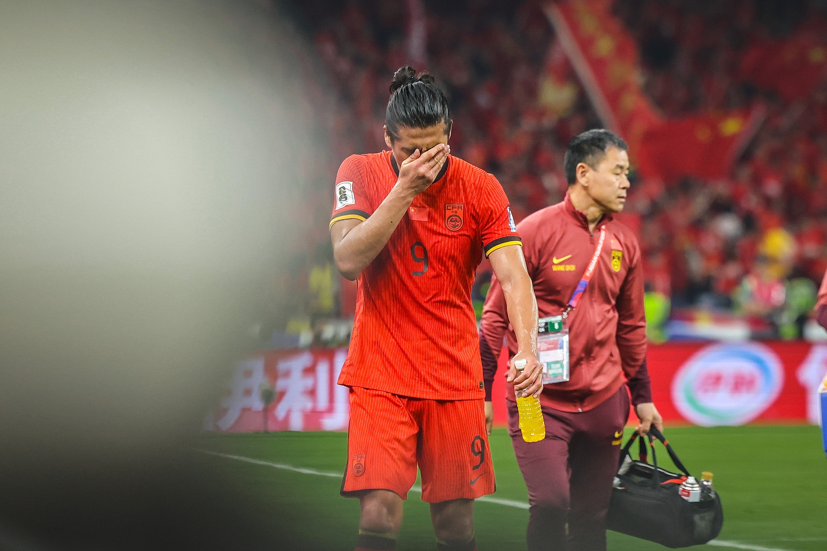 中國體育報：中澳兩隊各占半場優(yōu)勢 機會能否轉(zhuǎn)為進(jìn)球是實力體現(xiàn)