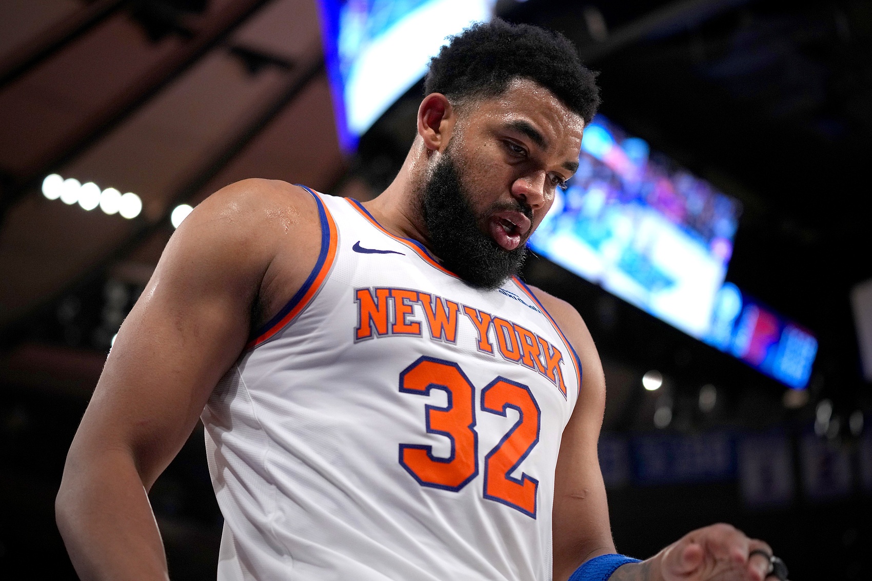 效率低下！唐斯全場13投4中 得到10分11板2助1斷2帽