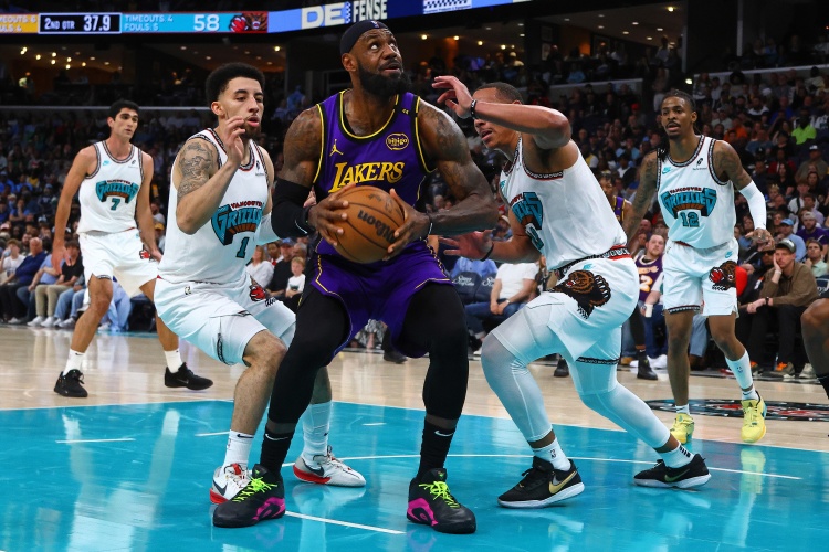 三瓶毒藥！東詹里同場皆至少25分8助 湖人三核驅(qū)動啃下關(guān)鍵卡位戰(zhàn)